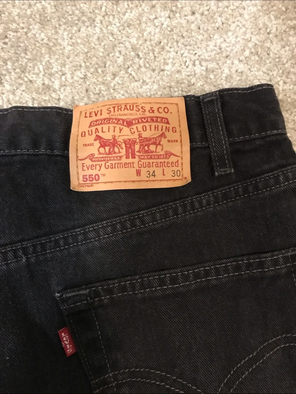 Men’s preowned Levi’s 550 relaxed jeans 34 x 30 - dark black denim